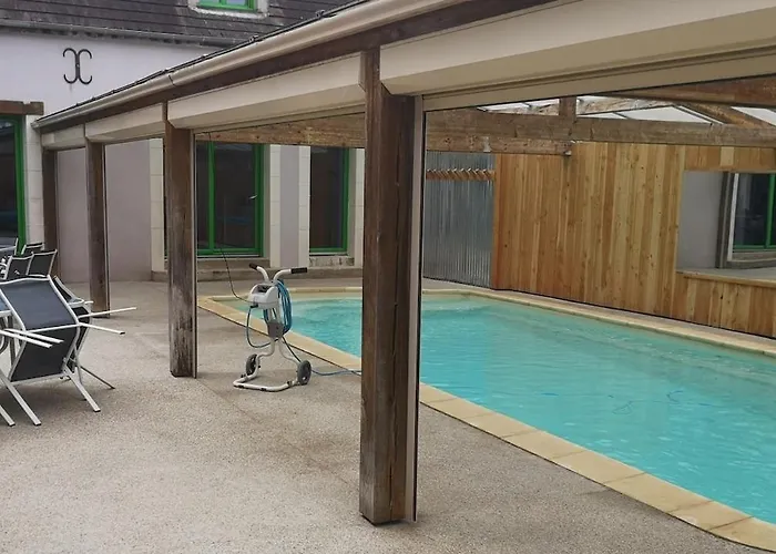 Maison Spacieuse Avec Piscine Chauffee *